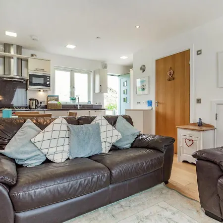 Constantine Bay Apartment Padstow