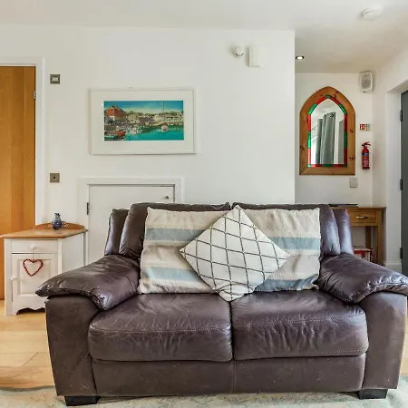 Constantine Bay Apartment