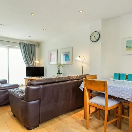 Constantine Bay Apartment