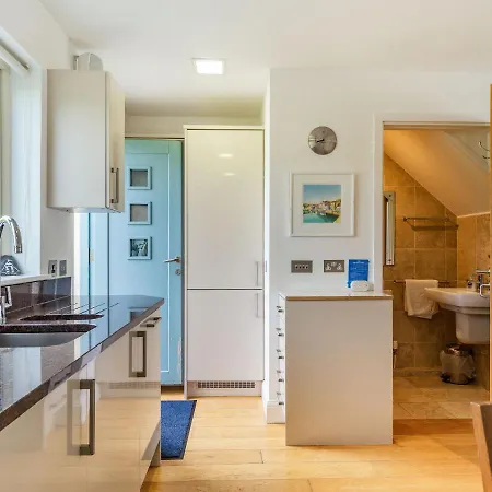 Constantine Bay Apartment Padstow