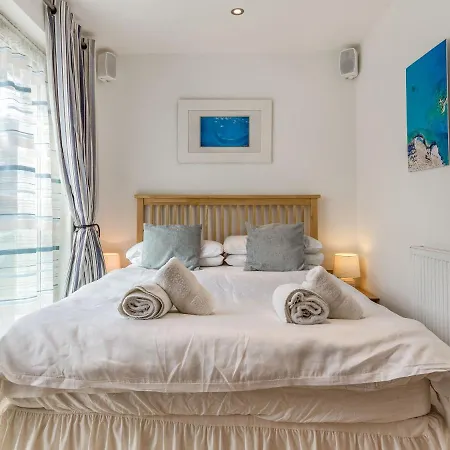 Constantine Bay Apartment